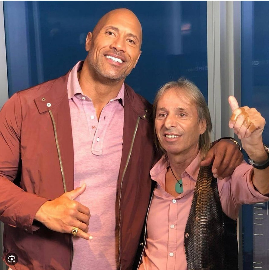 2 géants du muscle, 2 hommes fort différents physiquement