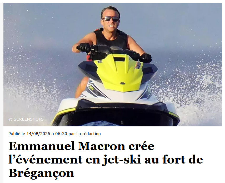 [Le président aux commandes son jet-ski cet été à Brégançon]